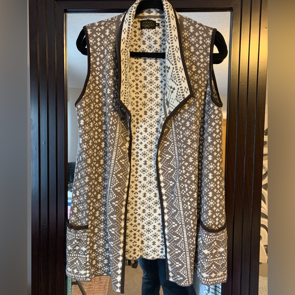 Icelandic Design Drape Front Vest Cream Brown XL 100% Cotton